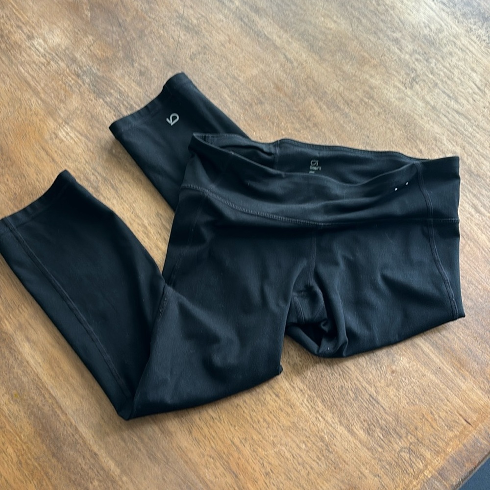 GapFit capri leggings